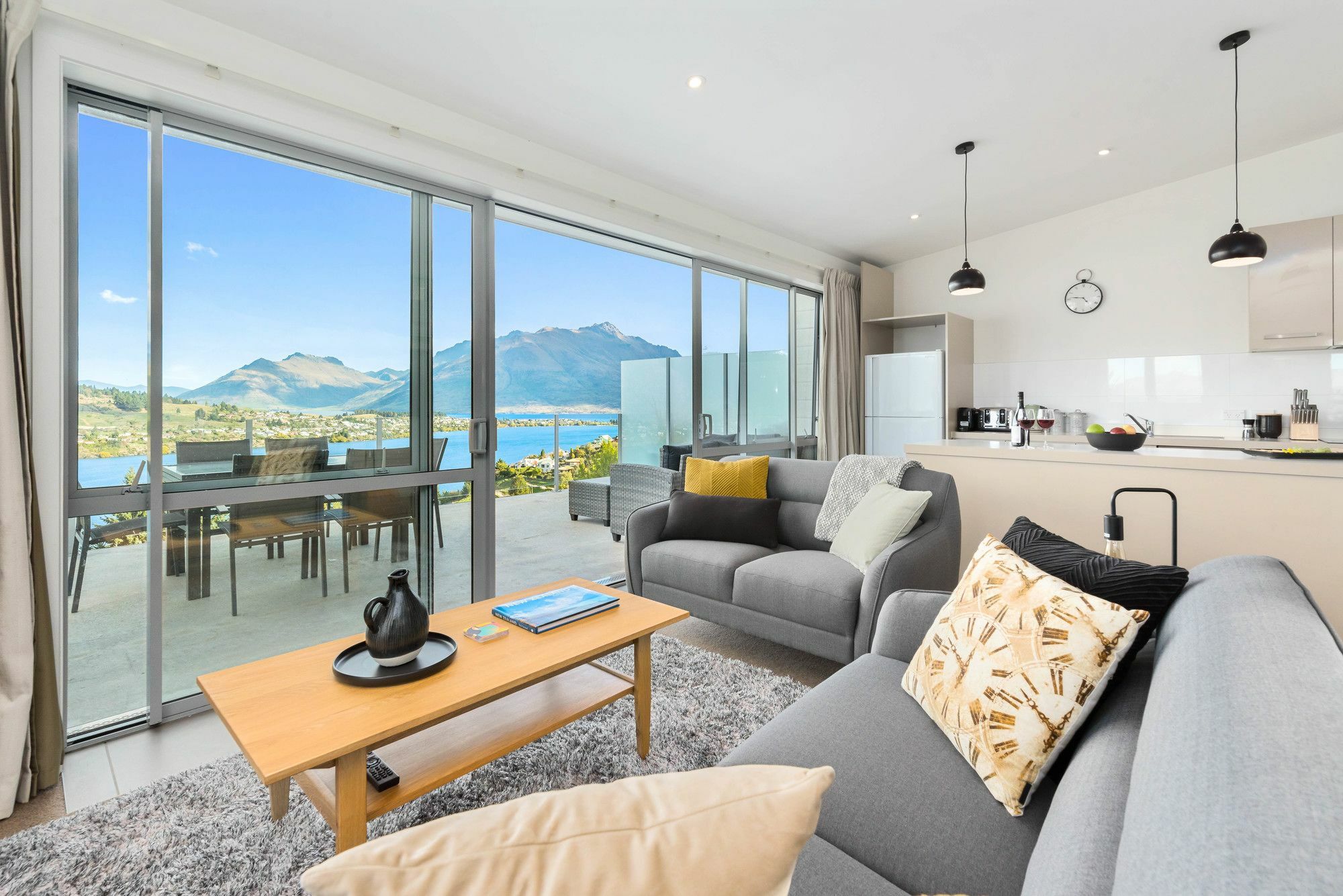 Contemporary Hilltop Abode Queenstown Eksteriør billede