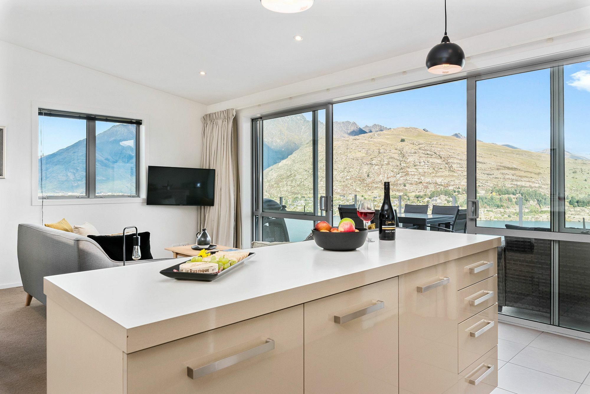 Contemporary Hilltop Abode Queenstown Eksteriør billede